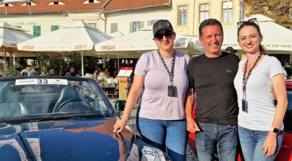 exclusiv două surori din sibiu, pilot și copilot la transylvania classic. sfatul lor: "lăsaţi-vă soţiile la raliu!" (video, foto)