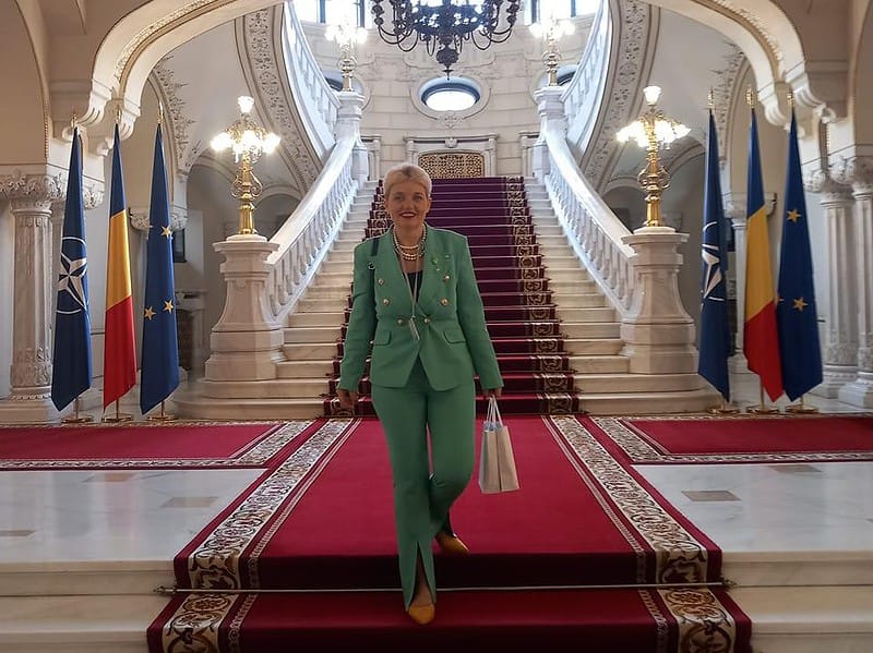 exclusiv profesoara care vrea să calce pe urmele lui iohannis: "lumea ar trebui să voteze omul, nu politic" (video, foto)