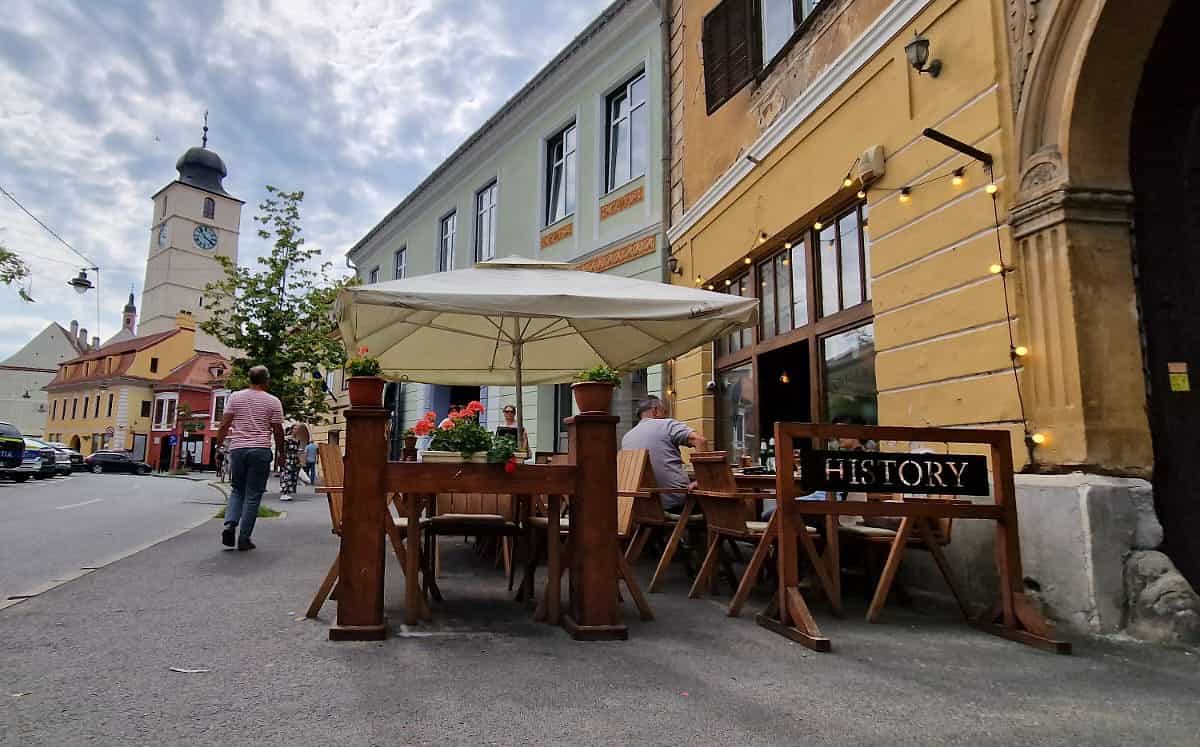 restaurant cu renume din centrul sibiului, scos la vânzare. patron: „costurile sunt mult prea mari”