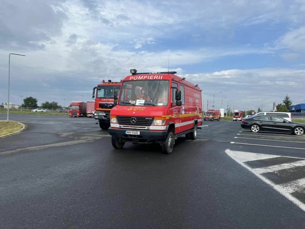 Exercițiu la firma Neveon din Sibiu. Pompierii au simulat un incendiu (foto)