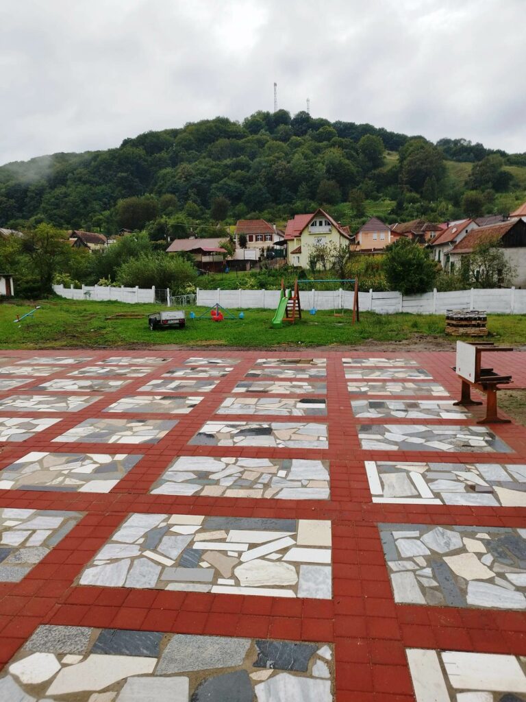 asociația bookland inaugurează școala gimnazială și grădinița „marțian negrea” din valea viilor. reabilitare de 11 luni.