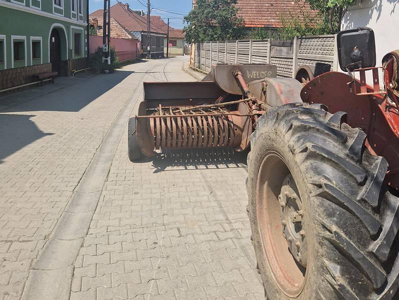 copil rănit după ce a căzut dintr-un tractor condus de un șofer fără permis