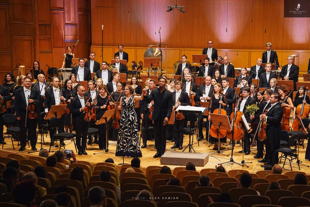 Filarmonica de Stat Sibiu, aplaudată la scenă deschisă la București (foto)