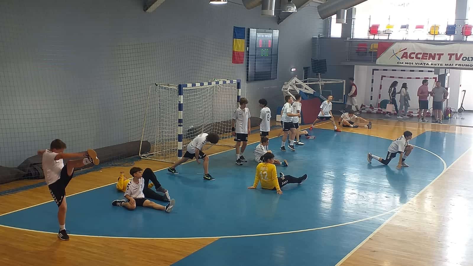 Șase școli din Sibiu și Șelimbăr participă la Cupa Copilului la Handbal la Sala Transilvania