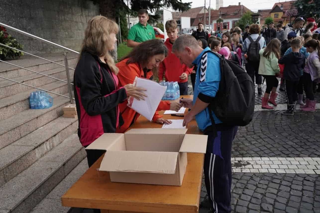 Primăria Mediaș este din nou prezentă în cadrul „Let’s Do It, Romania“. Au participat aproape 1.000 de voluntari (foto)