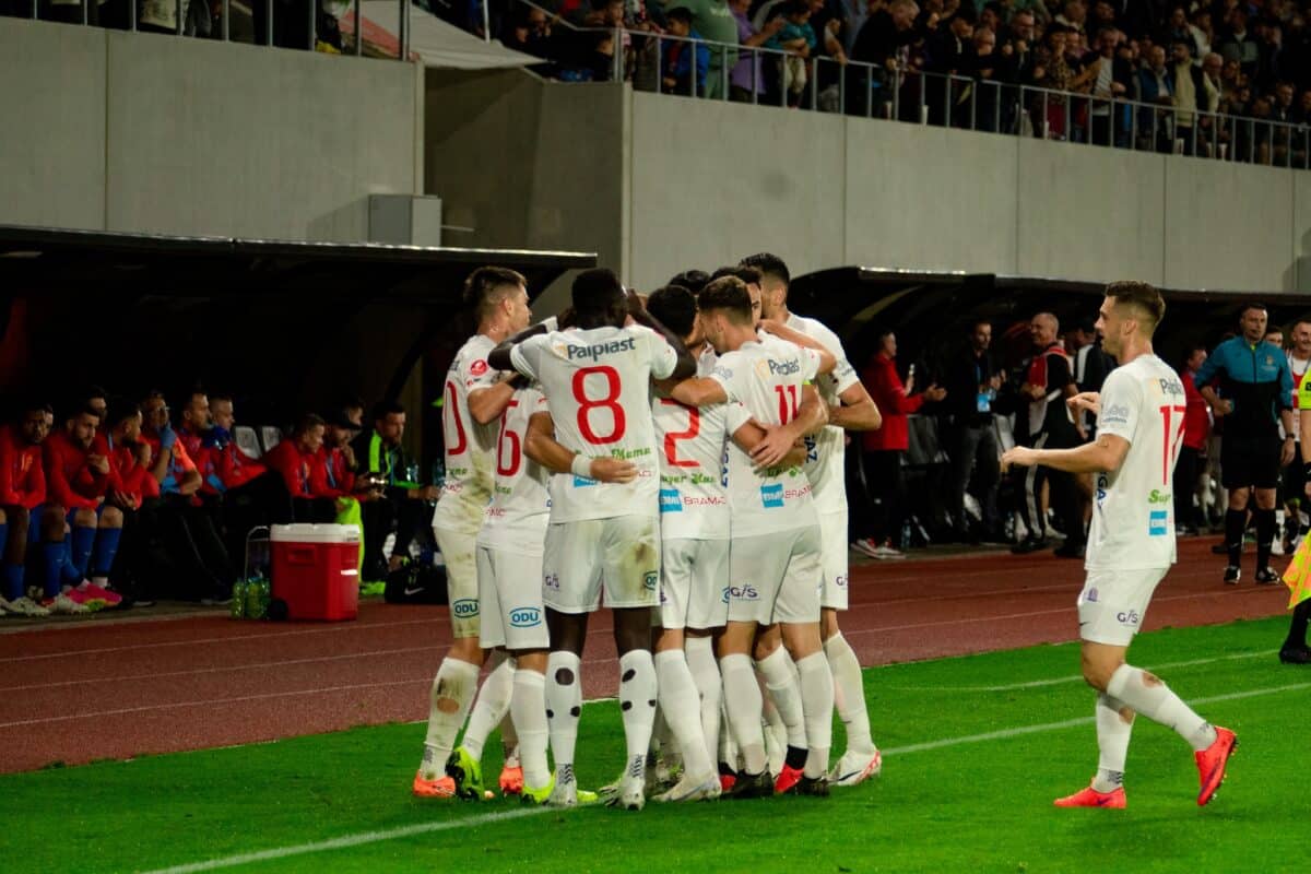 Încă o remiză pentru FC Hermannstadt. Iancu a marcat un super gol la Craiova (video)