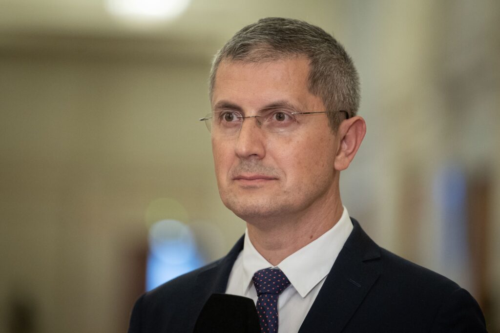 dan barna, vicepreședinte usr: „psdpnl bagă mâna în buzunarul românilor prin angajarea răspunderii lui marcel ciolacu (video)