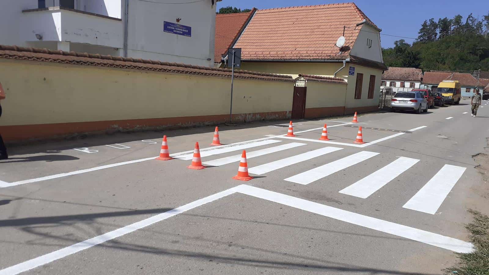 lucrări pe mai multe drumuri din județ. se montează indicatoare rutiere între sibiu și agnita