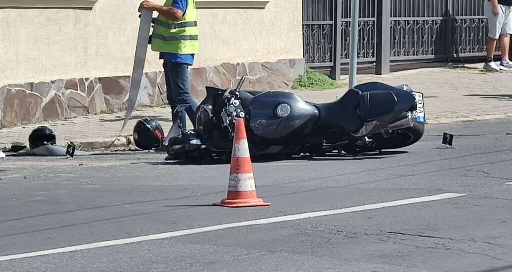 Motociclist lovit de o mașină în Mediaș