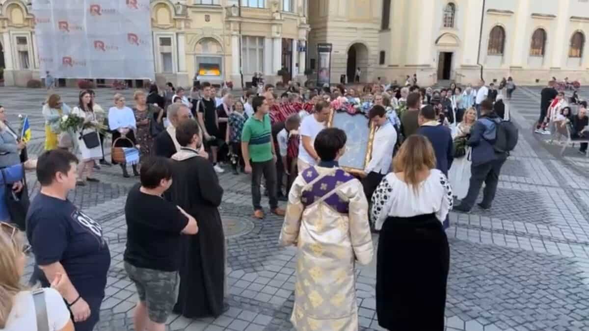 Icoana făcătoare de minuni de la Muntele Athos, adusă la Sibiu (video)