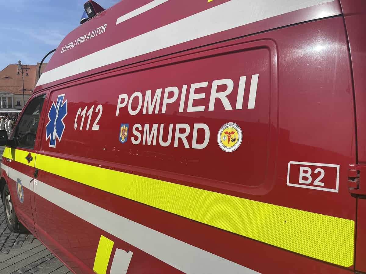 accident între un autocar și o mașină mică pe a1 la apoldu de jos. o persoană dusă la spital (update)