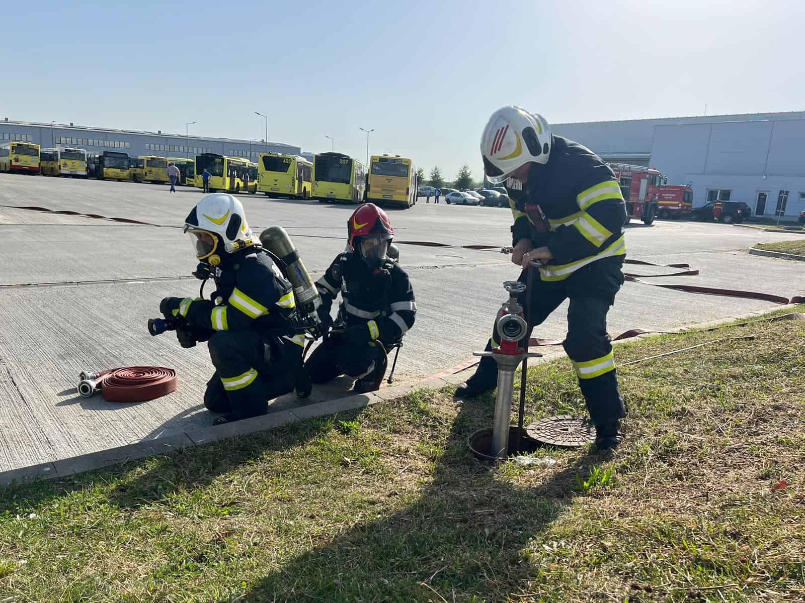 Exercițiu de amploare la Tursib. A fost simulat un incendiu cu victime (foto)