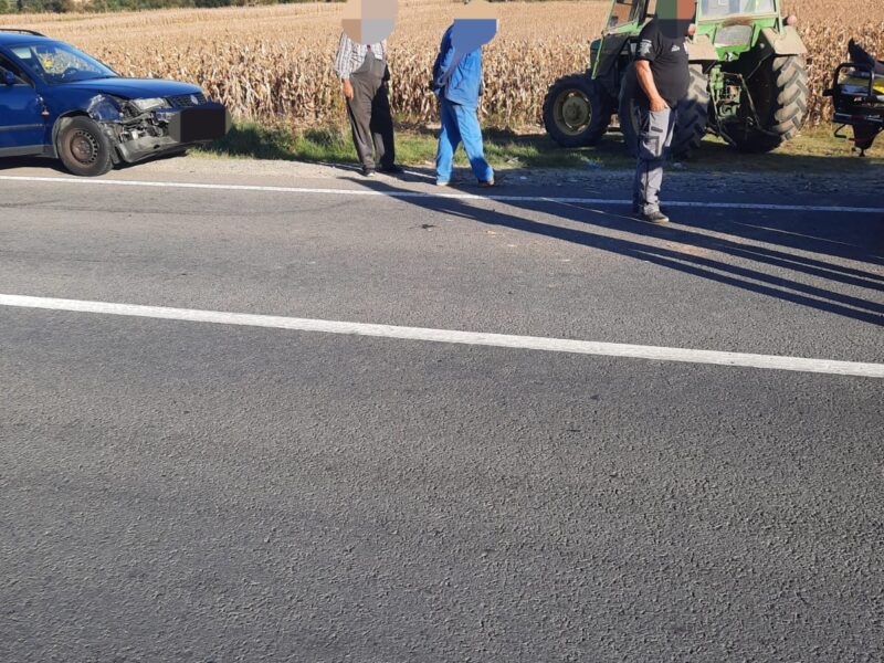 trei răniți într-un accident la agârbiciu pe dn 14, produs din cauza unui tractorist