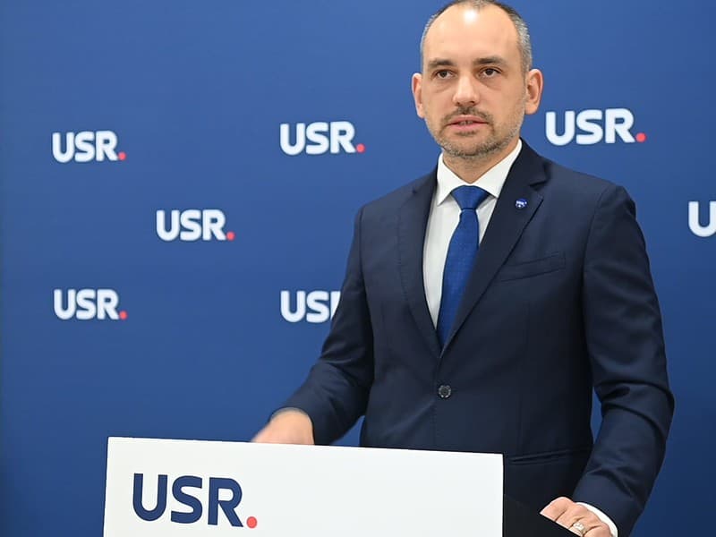 usr cere consiliului județean să ia măsuri pentru a soluționa conflictul de la filarmonică. adrian echert: „ar fi cazul să intervină cineva”