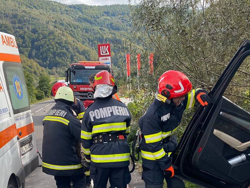 accident cu două victime la câineni pe valea oltului