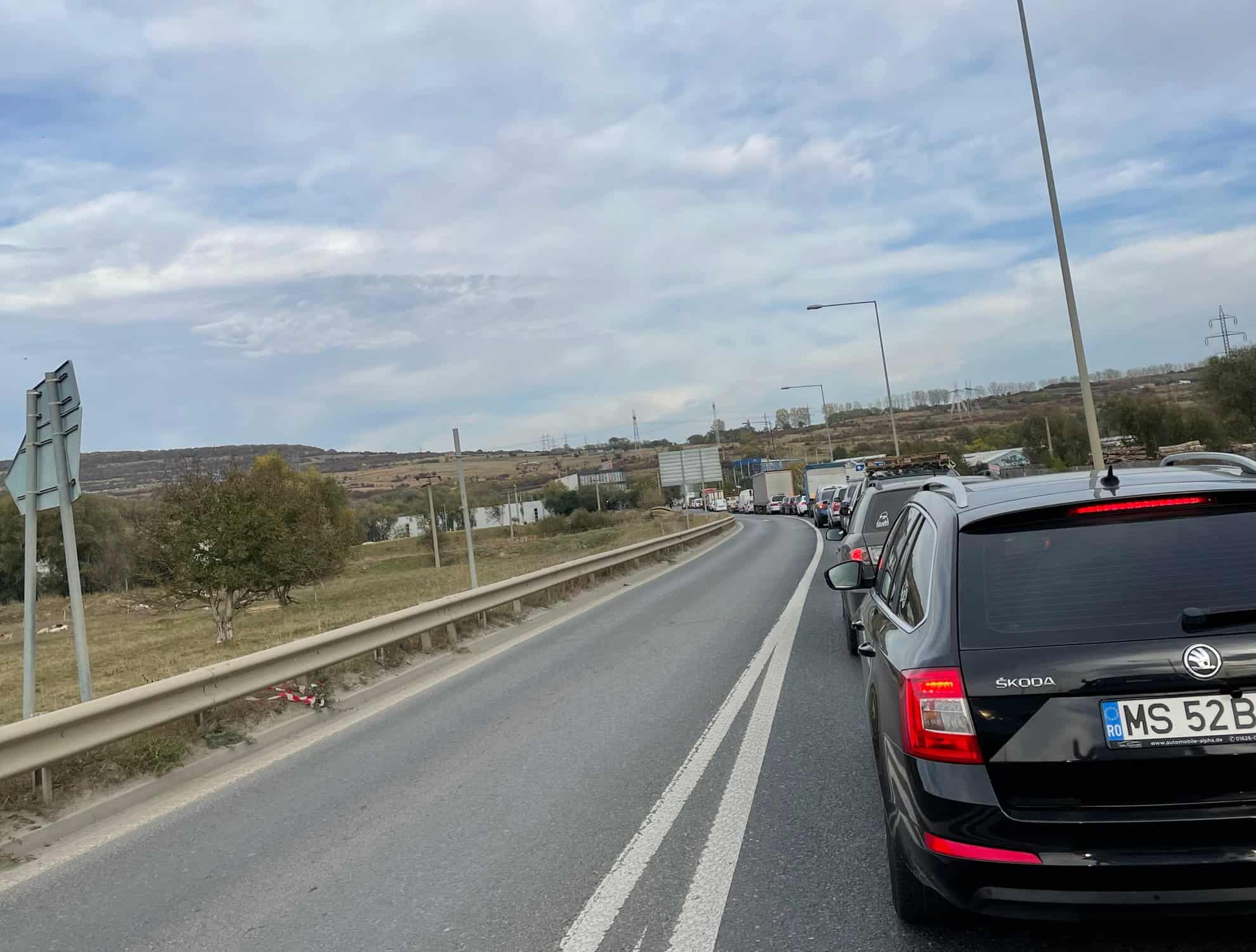 accident la ieșire din sibiu spre daia. bărbat lovit la cap, dus la spital (foto)