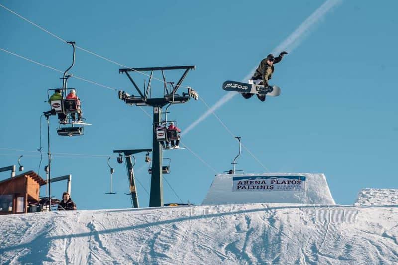 arena platoș trece pe curent electric de la panouri fotovoltaice, ca să nu scumpească skipass-urile