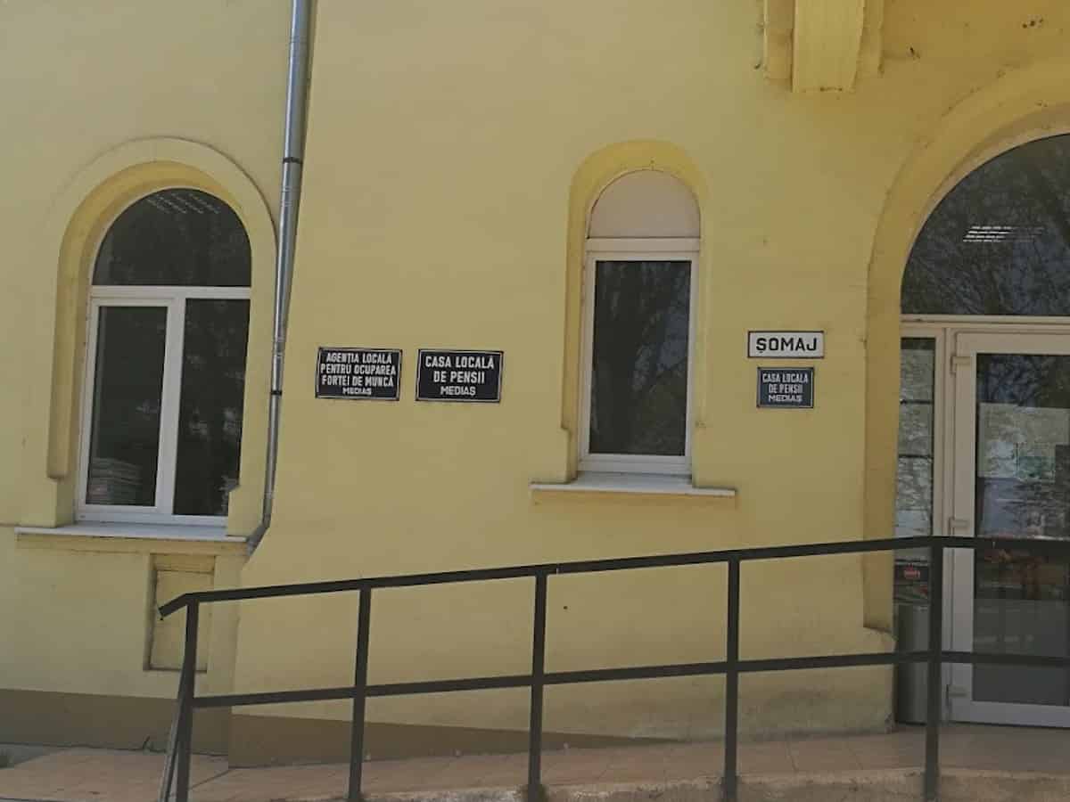medicul și asistentul din mediaș, bănuiți de luare de mită, au fost reținuți