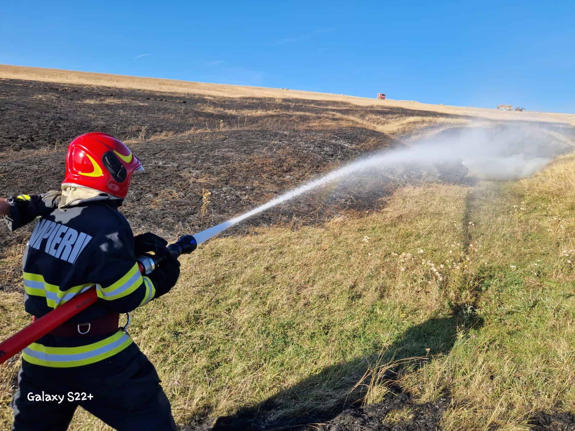 Tractor făcut scrum în urma unui incendiu la Soroștin