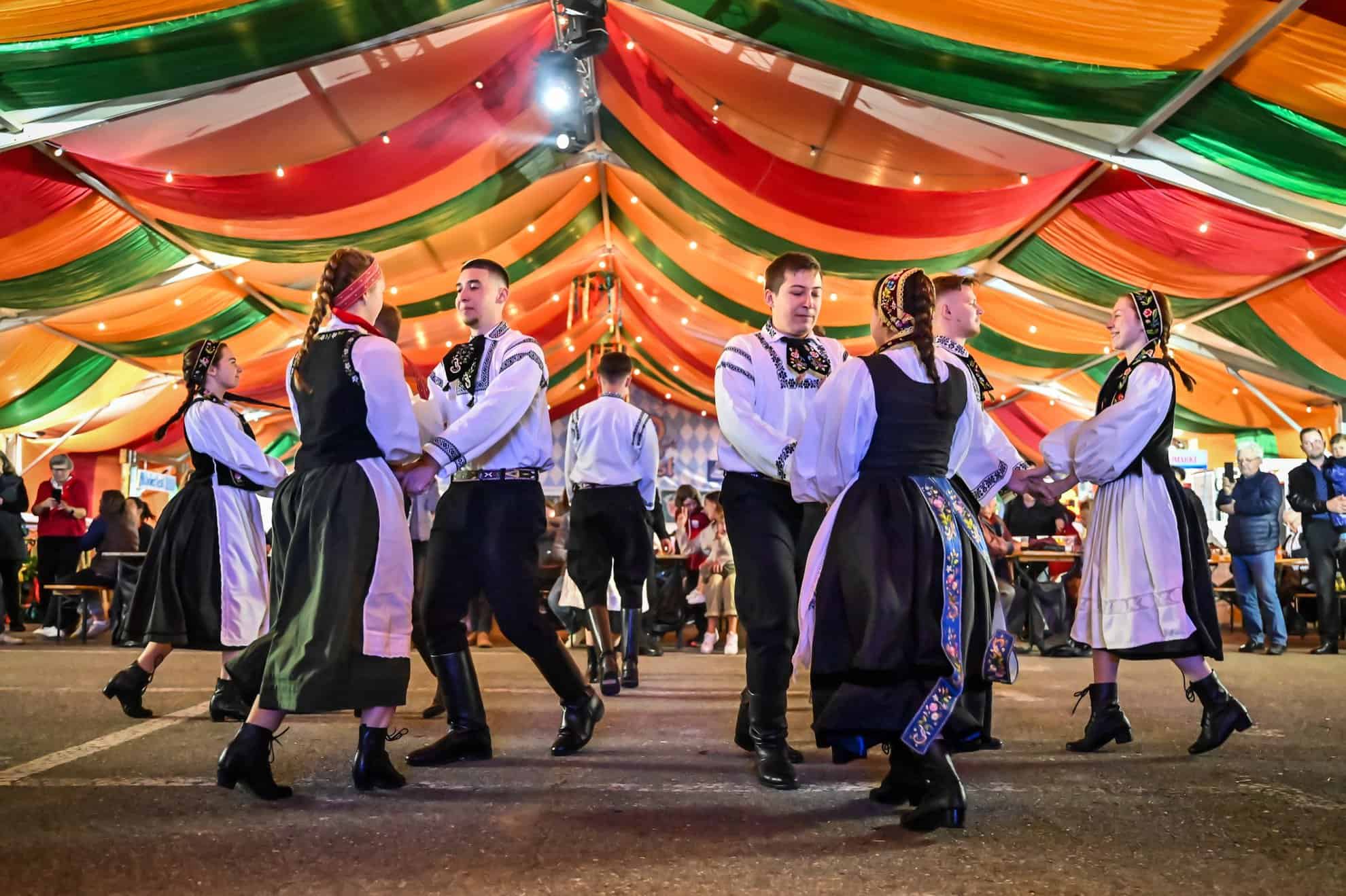 Atmosferă ca în Bavaria la Târgul Obor din Sibiu. A început Oktoberfest (video, foto)