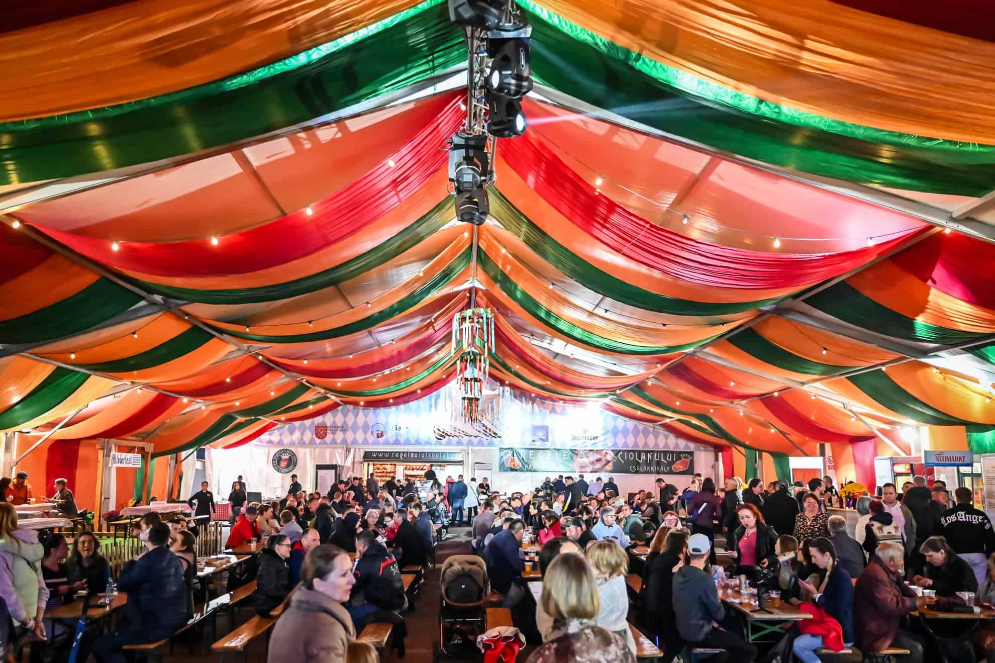 Atmosferă ca în Bavaria la Târgul Obor din Sibiu. A început Oktoberfest (video, foto)