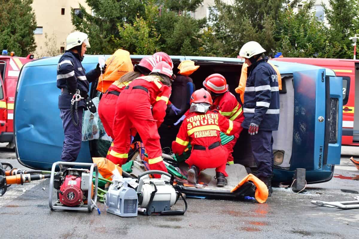 Voluntarii SMURD Sibiu organizează Zilele Medicinei de Urgență. Cursuri de prim ajutor și exerciții de descarcerare