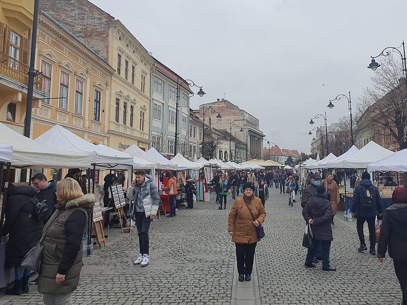 primăria primește cereri pentru comercializarea produselor de sf. nicolae și crăciun. sunt 10 locații