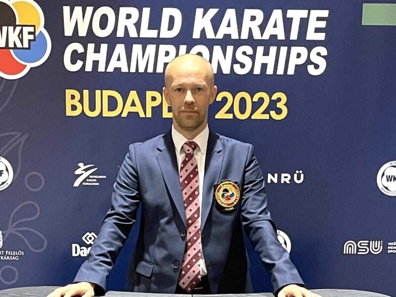 arbitrul sibian marian urluescu a oficiat la campionatul mondial de karate interstiluri. a obținut licența referee b - kumite