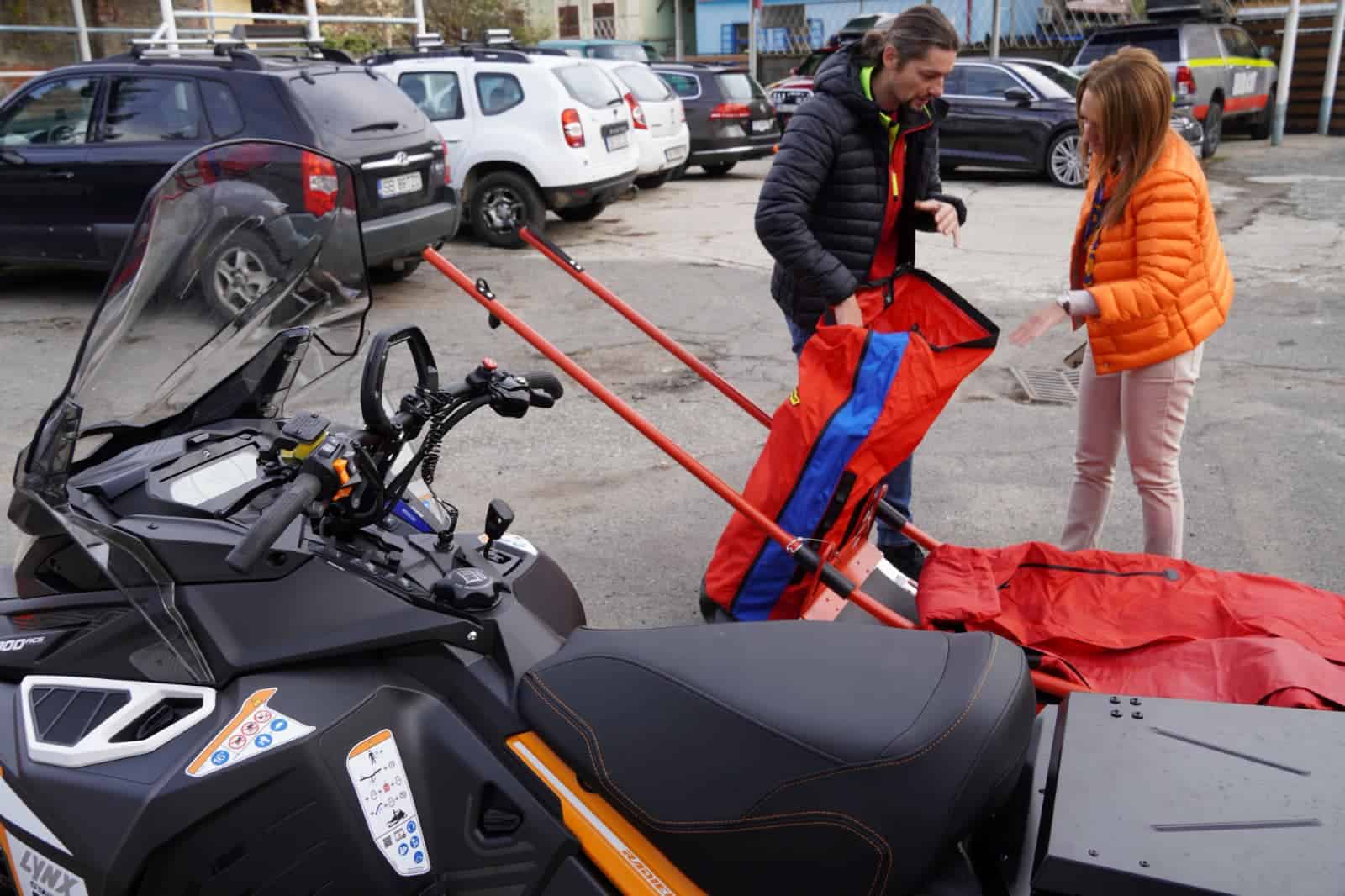 Pregătiri de iarnă la Salvamont Sibiu. Consiliul Județean a cumpărat un snowmobil de ultimă generație