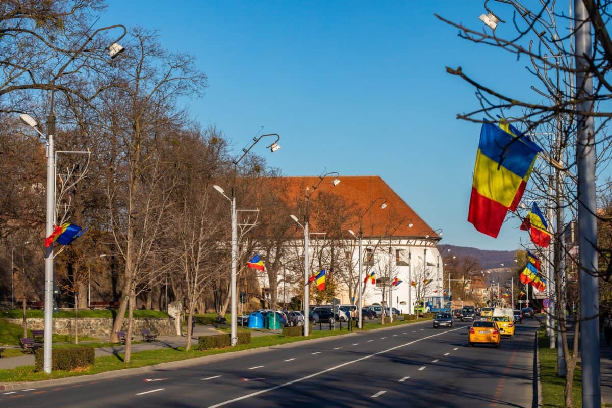 peste 5.000 de drapele naționale vor flutura în sibiu de ziua națională