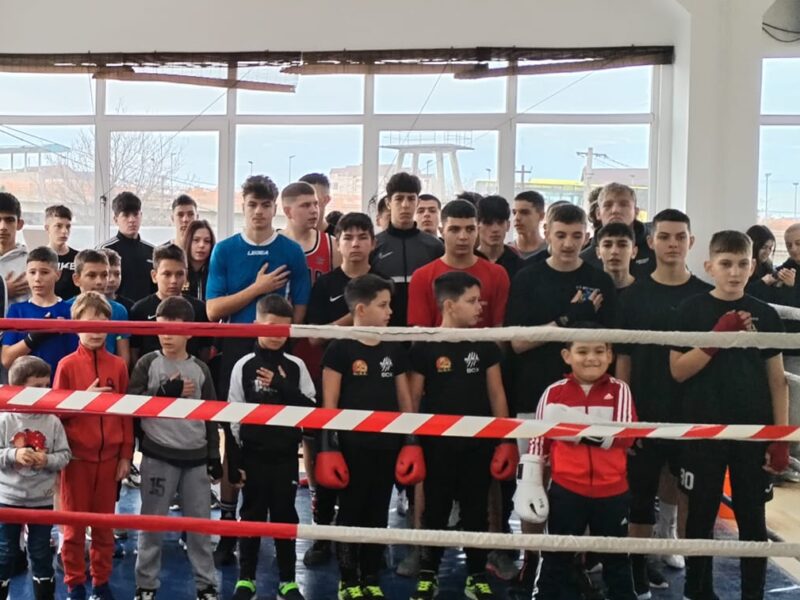 peste 50 de copii au fost în ring la cupa 1 decembrie la box. adrian felseghi: ”dorim să promovăm acest sport” (foto)