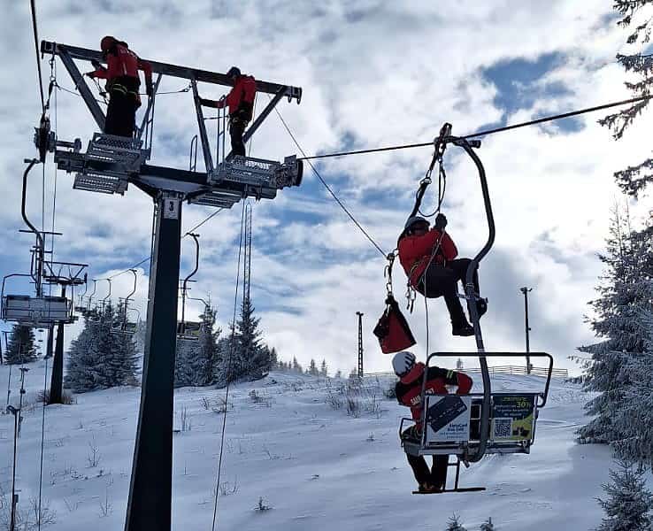 salvamontiștii sibieni au testat două sisteme de salvare pe telescaun