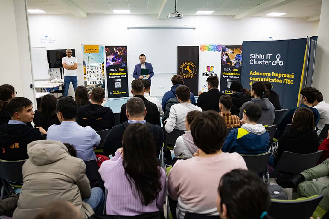 hackathonul „open your mind”, câștigat de doi elevi sibieni. au înființat o platformă inovatoare dedicată școlilor