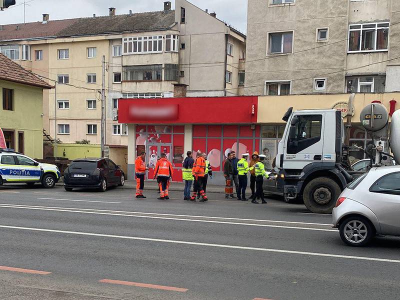 femeia lovită mortal de o basculantă în turnișor a trecut pe roșu