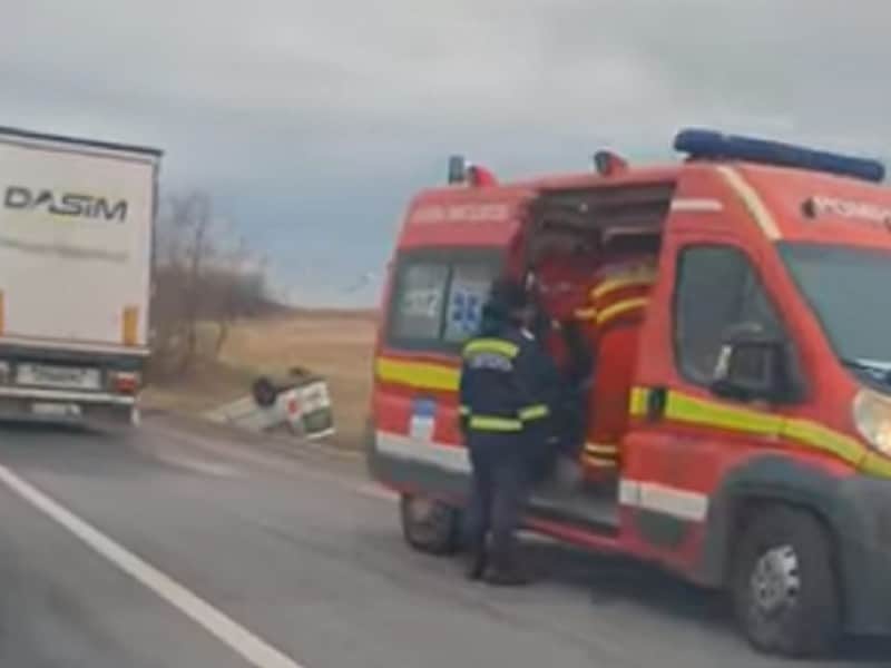 accident între o mașină și un tir la ieșire din ruși spre copșa mică