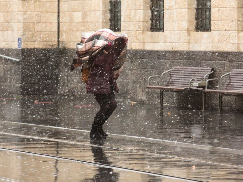 anm anunță precipitații în aproape toată țara. va ninge la munte în transilvania