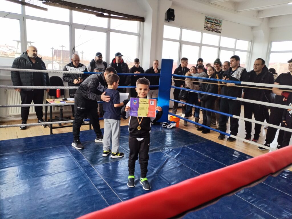 Peste 50 de copii au fost în ring la Cupa 1 Decembrie la box. Adrian Felseghi: ”Dorim să promovăm acest sport” (foto)