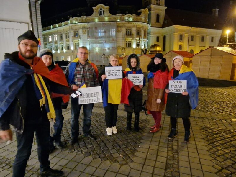 protest luni seara la sibiu, organizat de partidul dianei șoșoacă. au venit doar şapte oameni (exclusiv video)