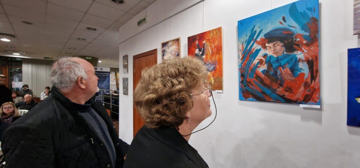 Şcoala Populară de Arte şi Meserii “Ilie Micu” prezintă prima expoziţie de pictură inspirată din Festivalul de Teatru de la Sibiu