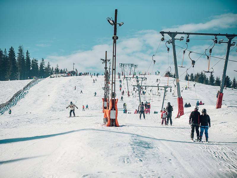 păltiniș arena se deschide la sfârșitul lunii noiembrie. prețurile la skipass, vor fi totuși mai mari