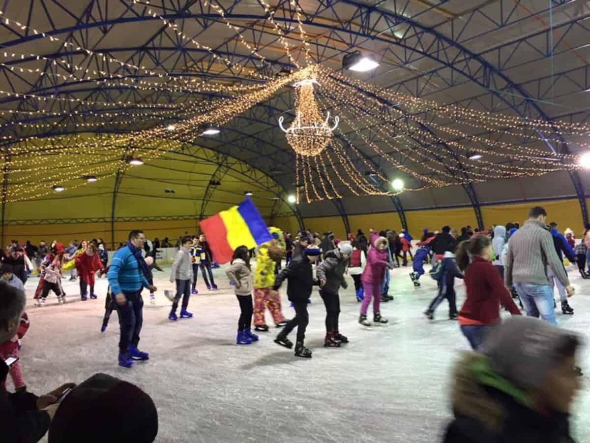 se deschide patinoarul din cisnădie. tarifele, de la 10 lei pe oră