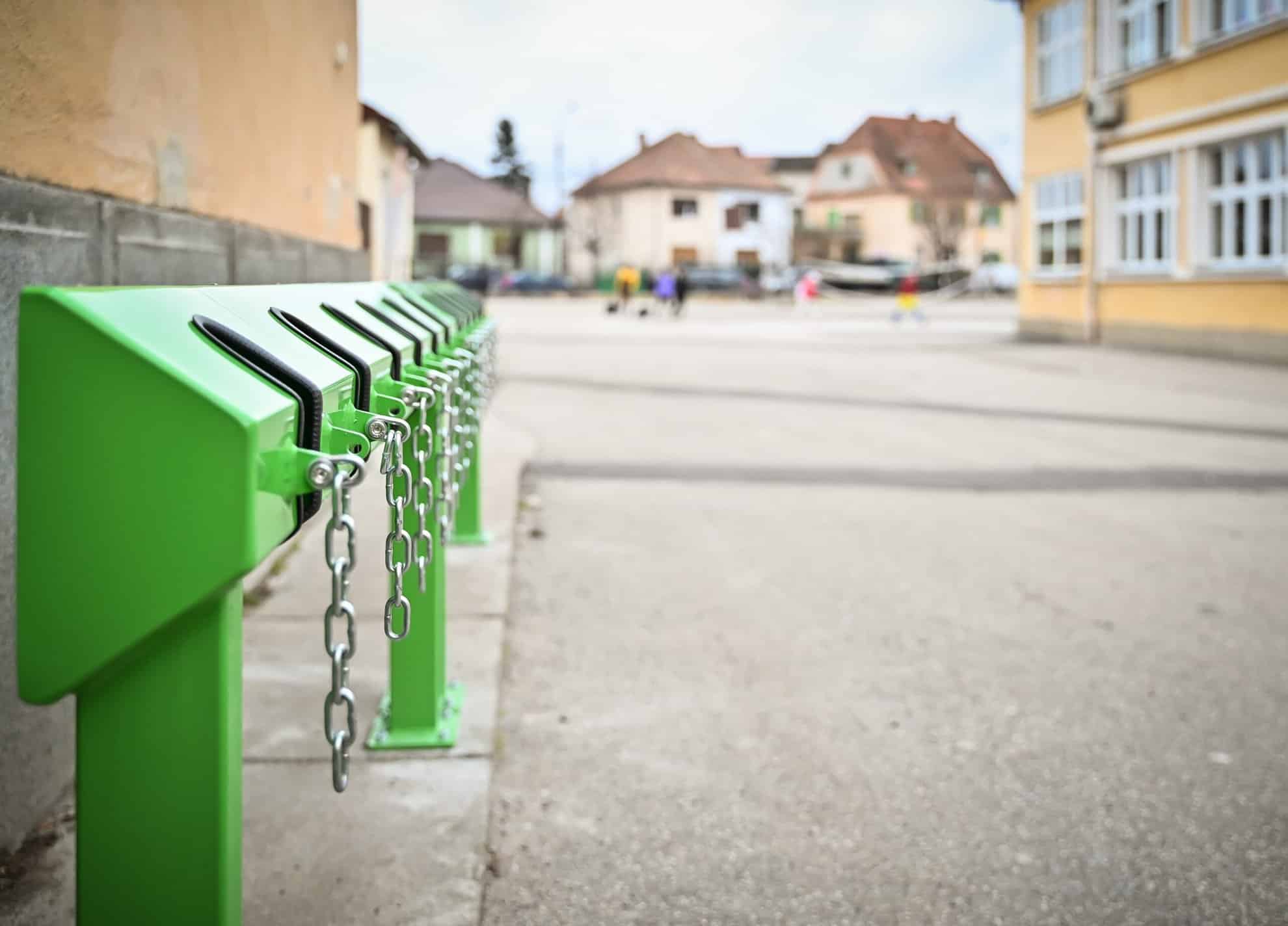 Primăria montează 350 de rastele pentru biciclete în 25 de școli din Sibiu