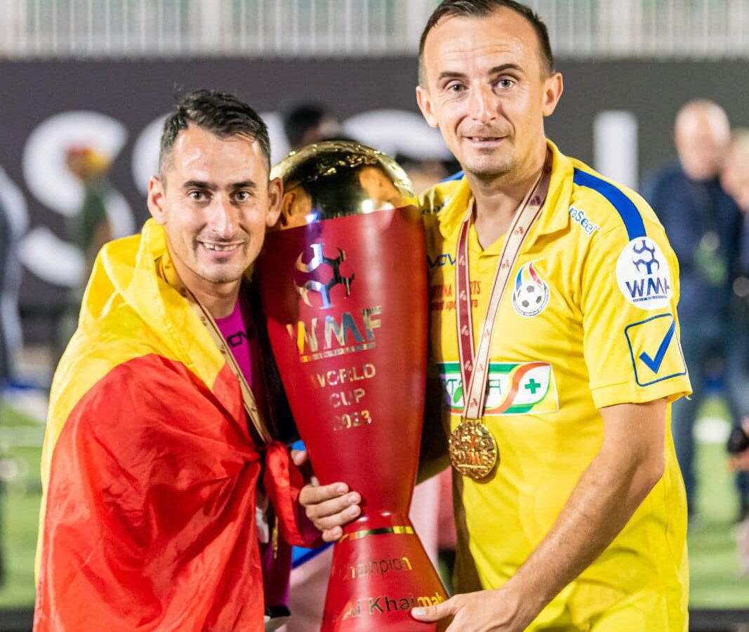 Sibienii, campioni mondiali la minifotbal. Mircea este gestionar la un depozit de medicamente, iar Ionuț este agent de vânzări