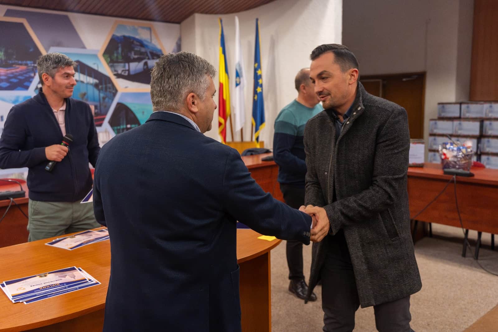 voluntarii medieșeni premiați la primăria mediaș (foto)