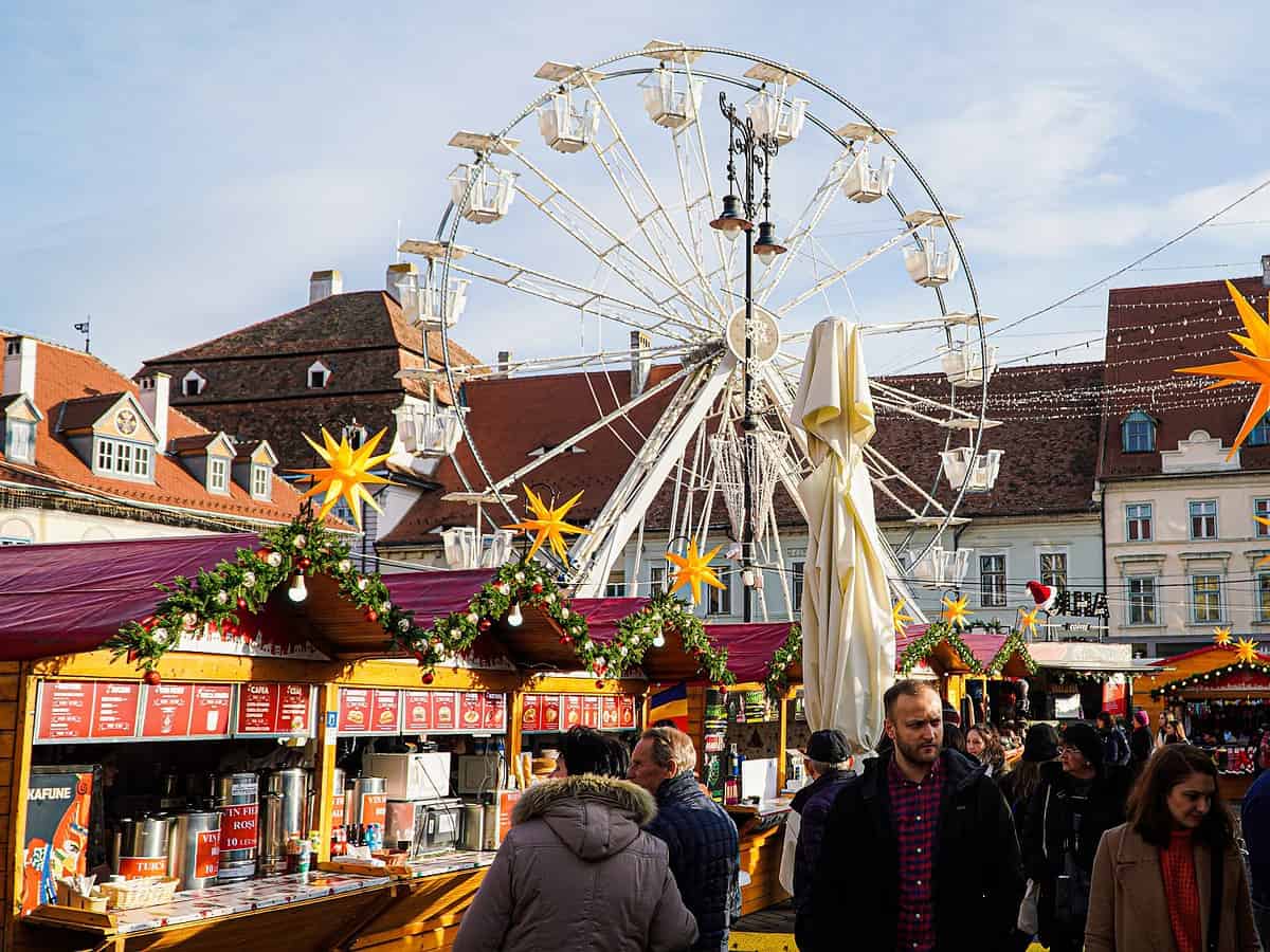 Nici o amendă la Târgul de Crăciun din Sibiu. Comercianții au primit doar avertismente