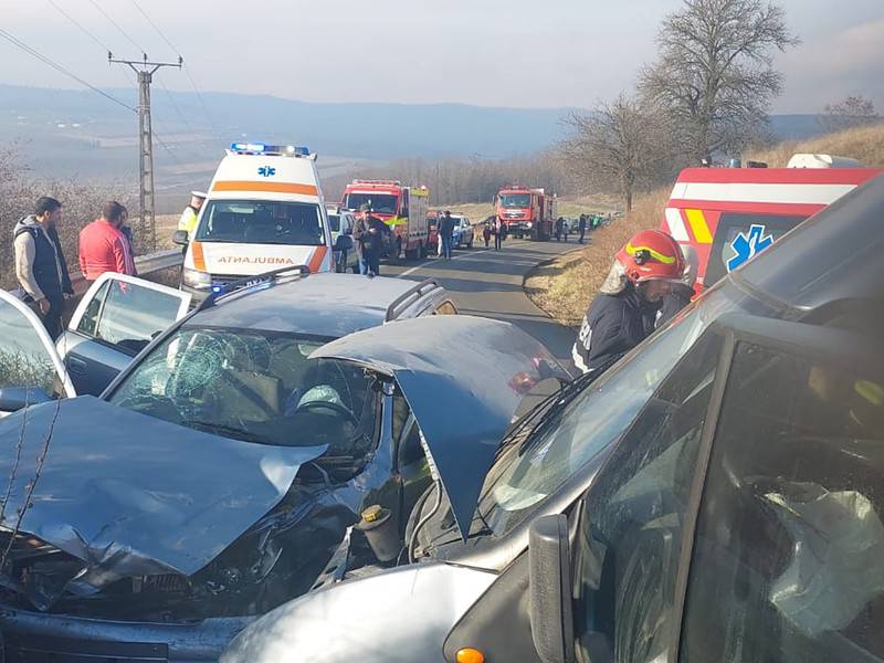 accident cu patru răniți la ieșire din daia (foto)