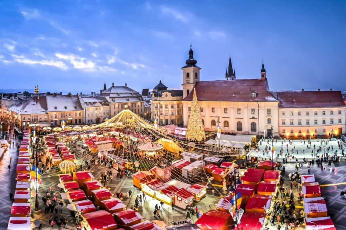 știm când se deschide târgul de crăciun din sibiu. se extinde în alte două locații din centrul orașului