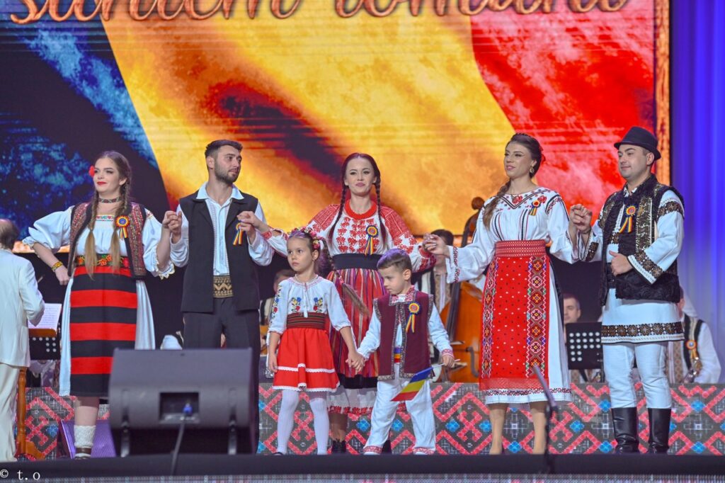 GALERIE FOTO: 1 decembrie: sărbătoarea tuturor românilor, alături de Junii Sibiului