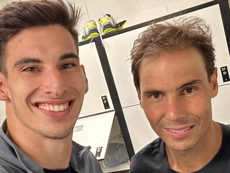 rafa nadal a revenit pe teren după un an de absență. a câștigat meciul cu dominic thiem (video)