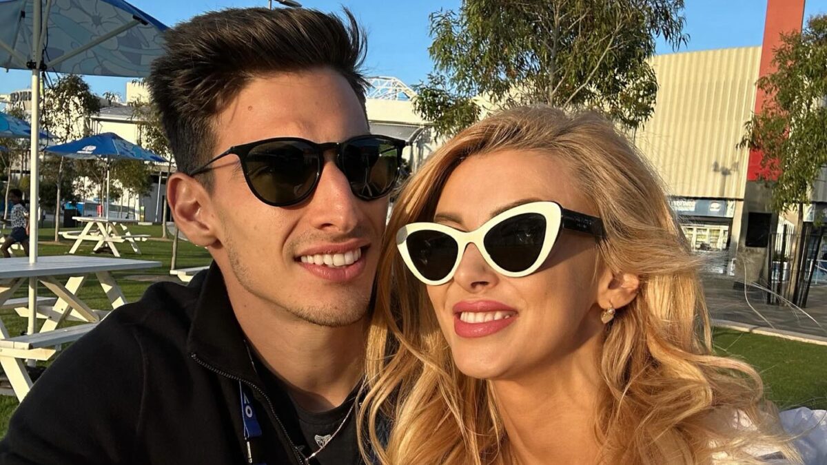 sibianul victor cornea a ajuns la melbourne. se relaxează cu iubita, andreea bălan, înainte de australian open